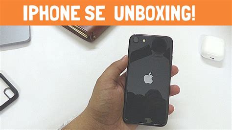 iPhone SE (2020) Unboxing (BLACK!) & First Impressions ...