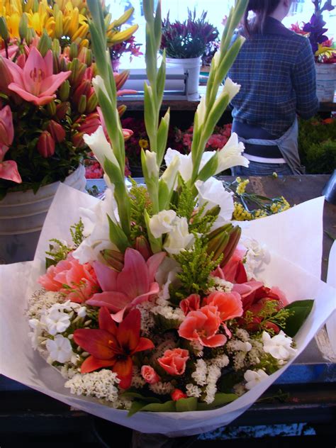 Hours, address, pike market reviews: Flowers at Pike Place Market, Seattle Wa | Flowers, Table ...