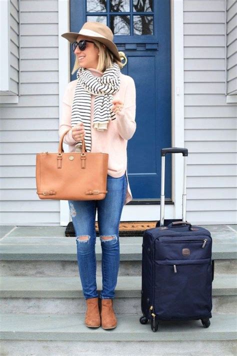Comfy Womens Travel Outfits Ideas You Will Totally Love20 Comfy Travel Outfit Fashion Travel