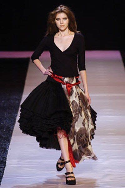 Emanuel Ungaro Spring 2005 Ready To Wear Fashion Show Fashion