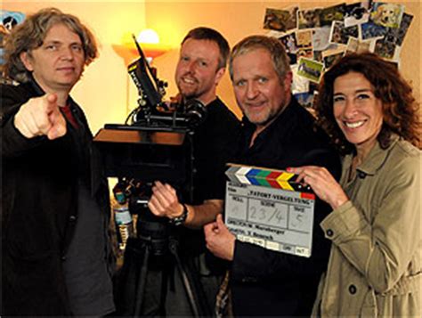 Wien der tod eines hohen ministeriumsmitarbeiters beschäftigt bibi fellner und moritz eisner im jüngsten wiener „tatort. "Tatort"-Dreh mit neuer Assistentin - oesterreich.ORF.at