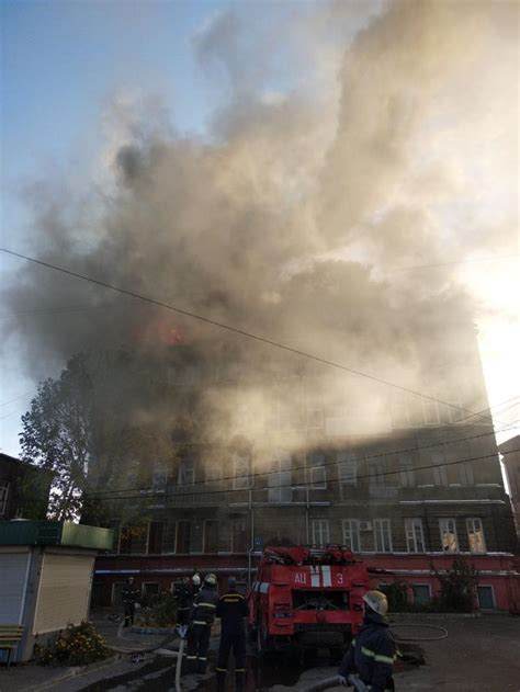Погибли 15 человек, еще девять пострадали. Пожар в Харькове - в четырехэтажном доме произошел пожар ...