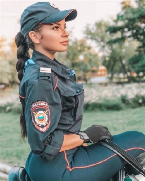 russian mounted police girls 19 pics