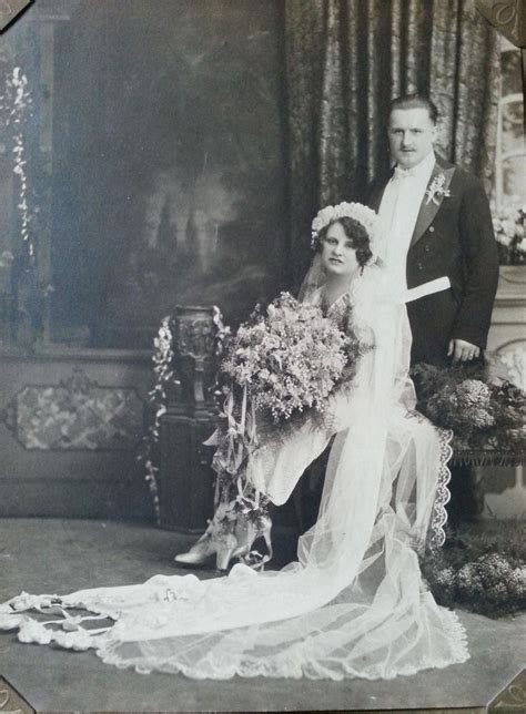 This is stressful, unpredictable, and it can lead to regrettable decisions based on the urgency you feel. 50 Fascinating Vintage Wedding Photos From the Roaring 20s ~ Vintage Everyday
