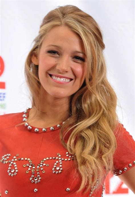 Blake Lively Long Hairstyle Half Up Half Down For Curls Pretty Designs