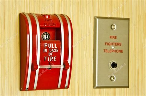 Red Fire Alarm — Stock Photo © Tomgigabite 39034695