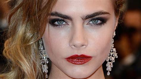 Cara Delevingne 5 Fast Facts You Need To Know