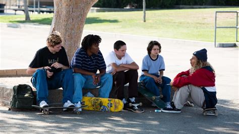 Jonah Hills Mid90s Replicates Skate Style From The Era