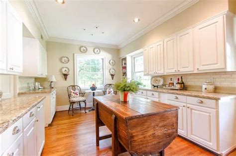 27 Small Kitchens with Island Ideas | Décor Outline