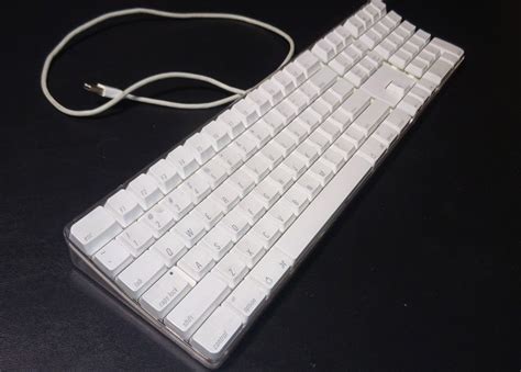 Review The Magic Keyboard 512 Pixels