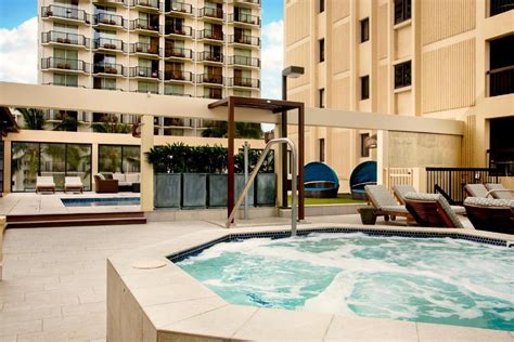 The Residences At Waikiki Beach Tower Accommodation