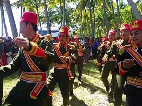 A kötegben a rudak között elegendő hely van a hűtőanyag zavartalan áramlásához. TARI RUDAT LOMBOK - YouTube