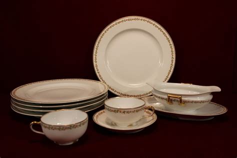 In the late 1930's and early 1940's, arlene schleiger of omaha, nebraska was trying to find pieces to fill in her mother's set of china. Haviland China Red Floral Gold Trim Ten Piece Set