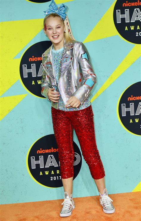 Jojo Siwa 2017 Nickelodeon Halo Awards 08 Gotceleb