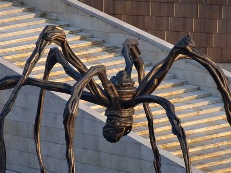 Noir Rassurer Imitation Maman Sculpture Guggenheim Postérité Modérateur