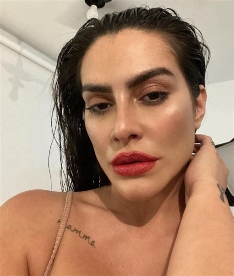 Cleo Pires Posta Selfie E Recebe Pedido De Casamento De Seguidora Revista Marie Claire