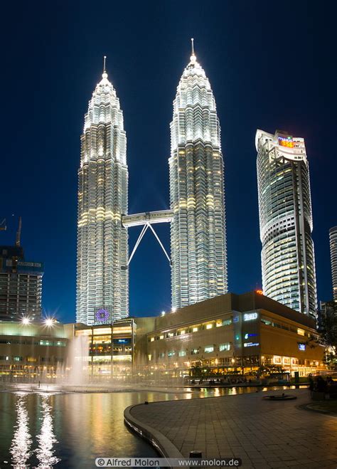 Photo Of Petronas Towers At Night Petronas Twin Towers Kuala Lumpur