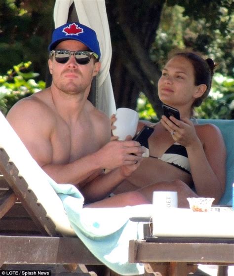 Arrows Stephen Amell Goes Shirtless With Bikini Clad Wife In Spain