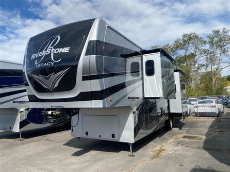 Forest River Riverstone Fifth Wheel Review 2 Ways To Travel Full Time