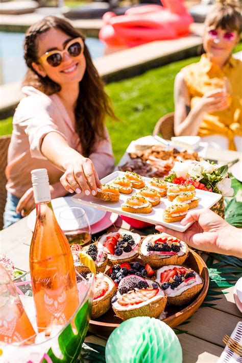 How To Bring Some Serious Summer Vibes To Your Next Outdoor Brunch