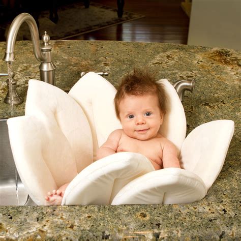 When can i start giving my baby a bath? Blooming Bath - Convenient way to bathe Baby | Home Designing