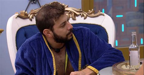 Caio blat de oliveira (born june 2, 1980) is a brazilian actor. Viih Tube desmascarada no 'BBB 21'? Arthur alerta Caio e ...