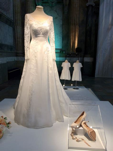 Shop designer wedding dresses and wedding gowns by faviana new york. Princess Sofia of Sweden, wedding dress designed by Ida ...