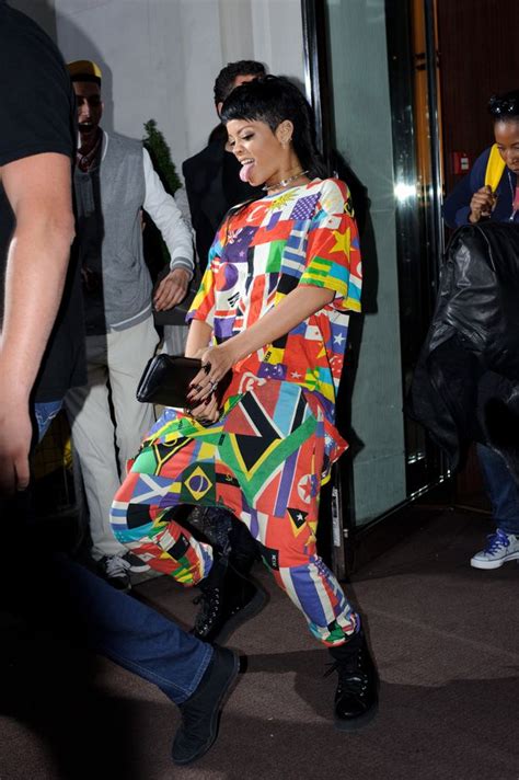 Rihanna Takes Her Penis Purse With Her As She Leaves London Irish Mirror Online