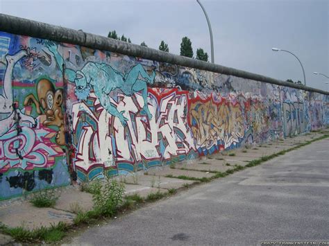 38 Berlin Wall Wallpaper On Wallpapersafari