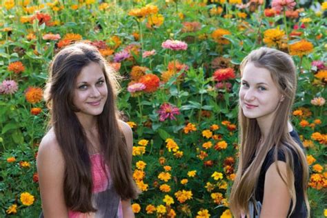 Deux Belles Filles Adolescentes Images Libres De Droit Photos De Deux Belles Filles