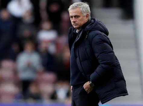 Mourinho ise tottenham ile sözleşme imzalamaktan dolayı mutlu olduğunu belirtirken, çok büyük bir mirasa ve tutkulu destekçilere sahip bir kulübe katılmaktan heyecan duyuyorum. What you must not miss in the EPL this week - Rediff Sports