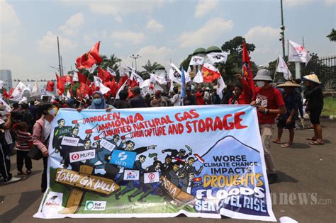 Aksi Unjuk Rasa Petani Dan Buruh Di DPR Foto TribunNews Com