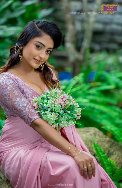 Glamour Looking Dinusha Siriwardana Bride Photoshoot In Pink