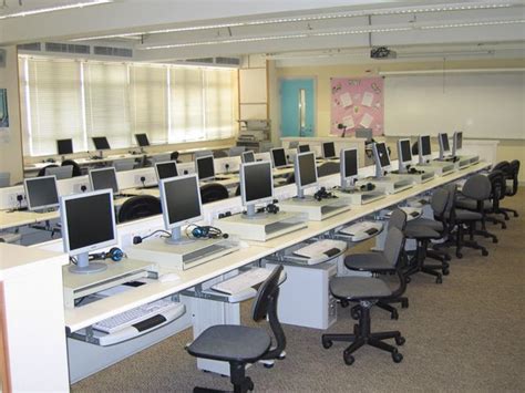 This computer lab welcome poster has a cute mouse theme. facilities_computer_room.jpg (640×480) | Computer lab ...