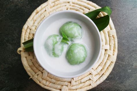 Glutinous Rice Balls In Coconut Milk Kuih Badak Berendam Asian Inspirations