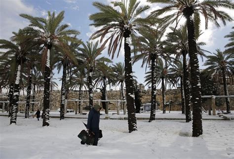 32 Incredible Pictures Of A Rare Snowstorm In Jerusalem Snow Storm