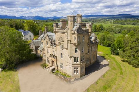 Final opportunities to live like royalty in historic Scottish castle