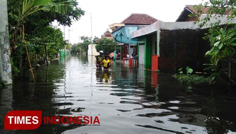 Banyuwangi Selatan Dilanda Banjir Hingga Satu Meter TIMES Indonesia