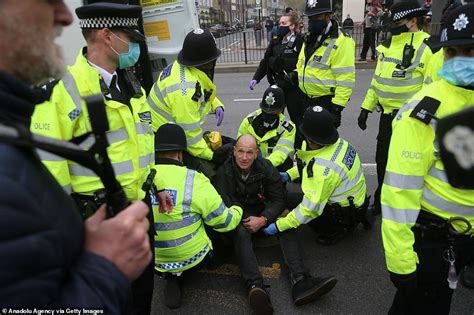 domi good more than 150 are arrested as police clash with anti lockdown protesters in london