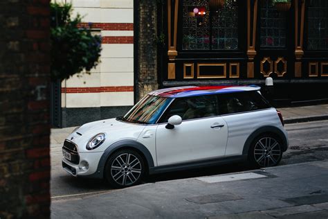 Special Edition Mini Created To Celebrate The Royal Wedding Motoringfile