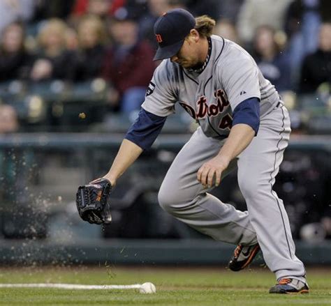Phil Coke Struggles Detroit Tigers Pitchers Issue Walks In
