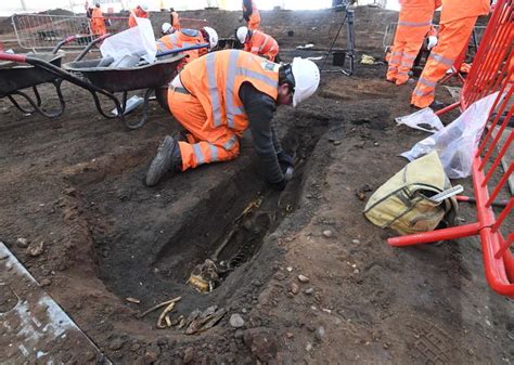 Captain Matthew Flinderss Remains Found In Hs2 Dig As Archaeologists