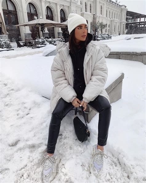 C I N Z I Λ On Instagram Lil Bit Snowy💭 Winter Outfits Winter