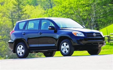 2013 Toyota Rav4 Le Price And Specifications The Car Guide