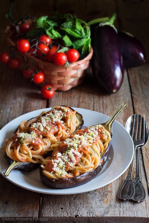 Maybe you would like to learn more about one of these? BARCHETTE DI MELANZANE RIPIENE DI SPAGHETTI | Ricette ...