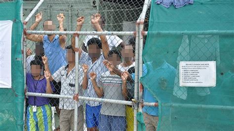 Australia To Close Controversial Manus Island Refugee Camp Cbc News