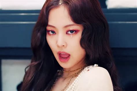 The single and its music video was released on april 5, 2019 at 12am kst. A Guide to Recreating BLACKPINK's Outfits and Makeup in ...