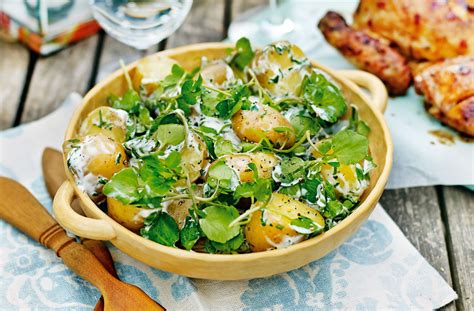 Flat leaf parsley, fresh dill, dressing, capers, fingerling potatoes and 5 more. Potato salad with herb dressing | Tesco Real Food