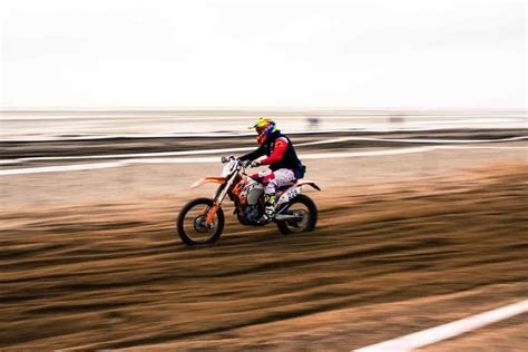 While dirt bike trail riding is an awesome experience, there are a few mistakes that newbies often do which you really need to watch out for as you learn your best dirt bike riding tips here. 7 Best Beginner Dirt Bikes in 2021