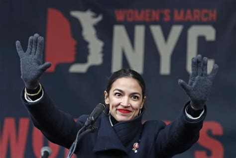 Aoc Unveils Green New Deal And Pelosi Isnt Wowed